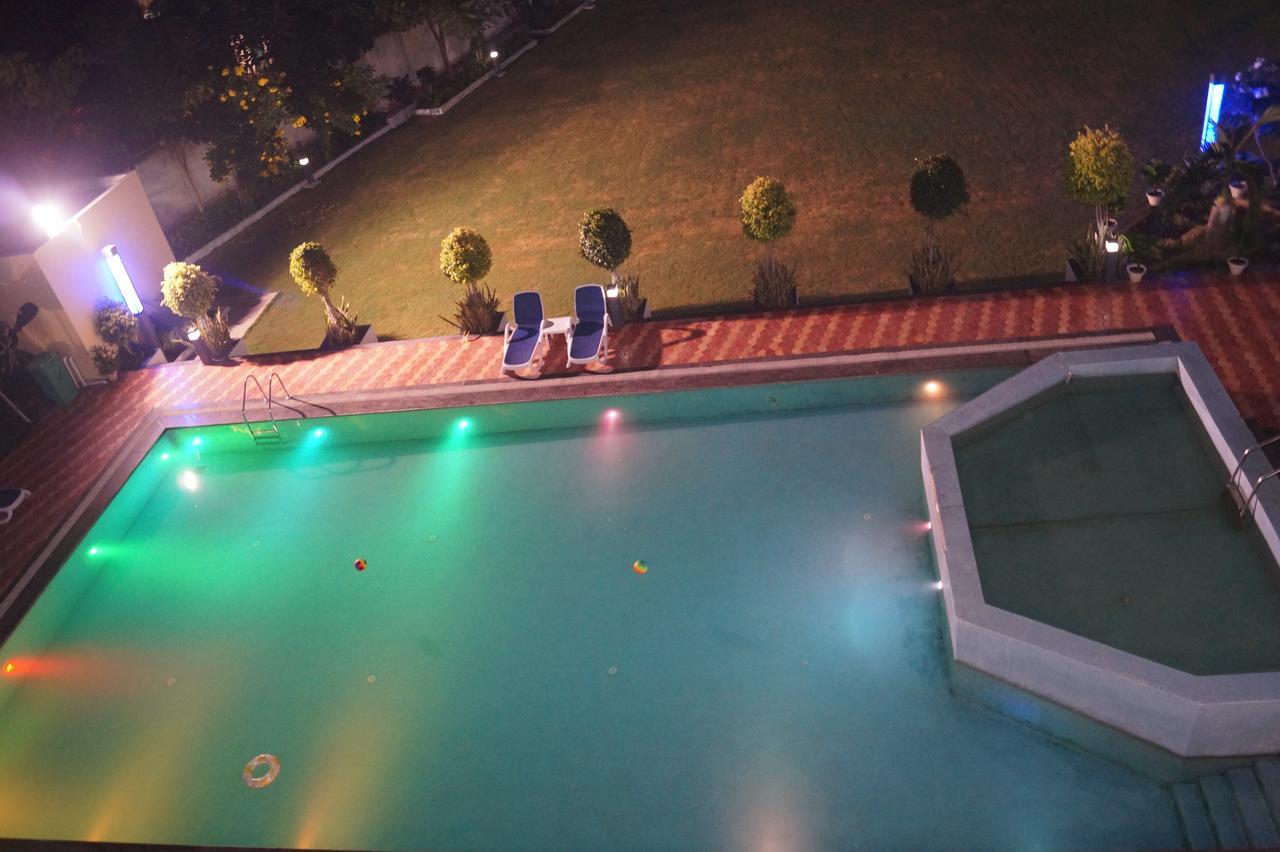 Hotel Kamlesh Continental Angul Exterior foto
